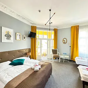Maison d'hôtes Expolis - Center Mtp Targi - 24h #betterthanyourex ***