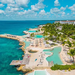 Tracadero Club & Holidays Station touristique